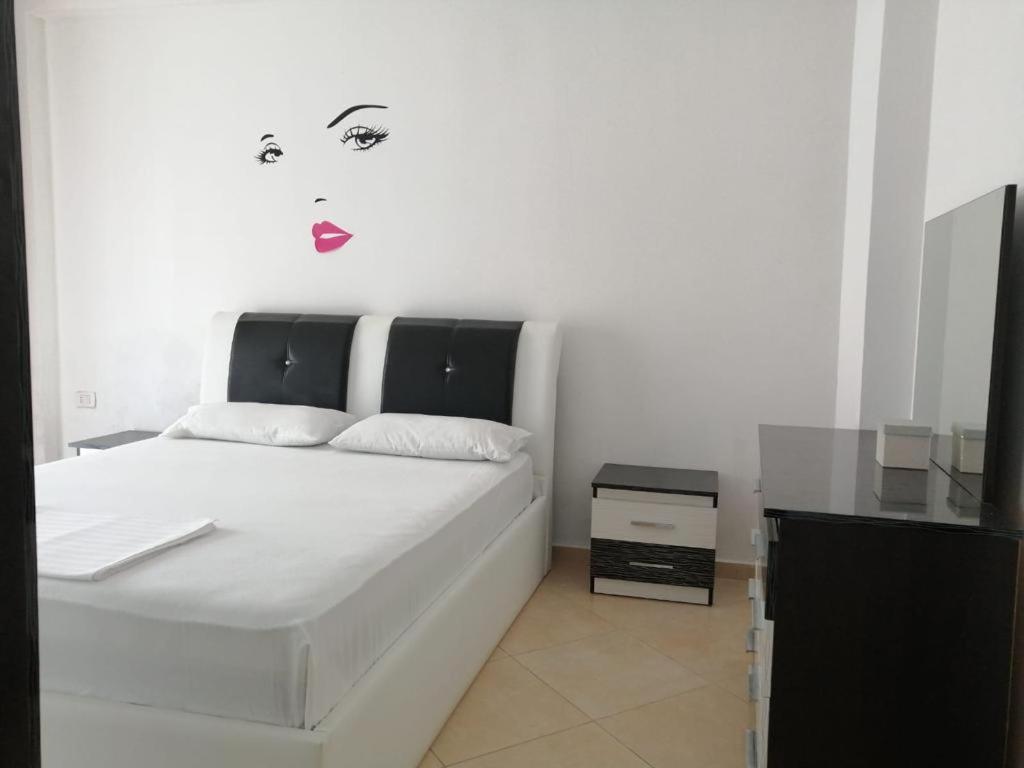 Bilal Golemi Sea View Apartment Sarandë エクステリア 写真